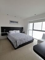 Luxury Suites Riverfront GYE