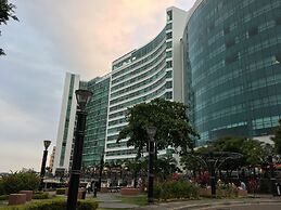 Luxury Suites Riverfront GYE