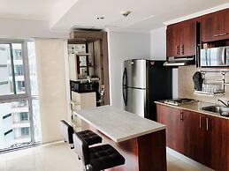Luxury Suites Riverfront GYE