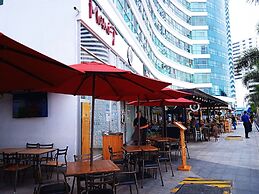 Luxury Suites Riverfront GYE