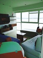 Luxury Suites Riverfront GYE