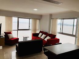 Luxury Suites Riverfront GYE