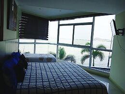 Luxury Suites Riverfront GYE