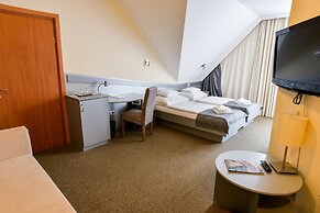 Granada Konferencia Wellness Sport Hotel