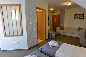 Granada Konferencia Wellness Sport Hotel