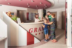 Granada Konferencia Wellness Sport Hotel