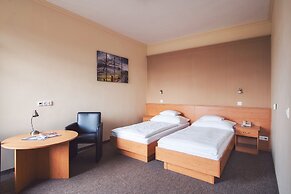 Granada Konferencia Wellness Sport Hotel