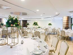 Granada Konferencia Wellness Sport Hotel