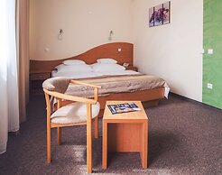 Granada Konferencia Wellness Sport Hotel