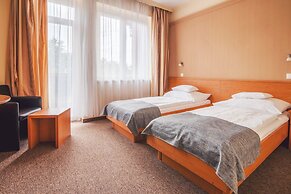 Granada Konferencia Wellness Sport Hotel