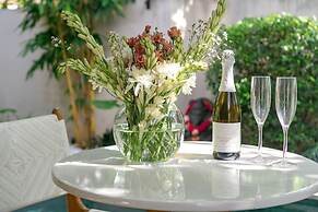 Villa Lora by Villa Finder