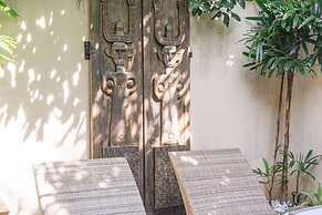 Villa Lora by Villa Finder