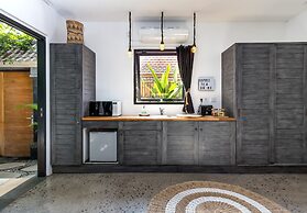 Villa Lora by Villa Finder