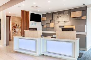 Holiday Inn Express & Suites Springfield North by IHG
