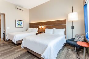 Holiday Inn Express & Suites Springfield North by IHG