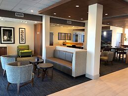 Holiday Inn Express & Suites Springfield North by IHG