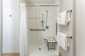 Holiday Inn Express & Suites Springfield North by IHG