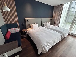 Holiday Inn Express Shanghai Xuhui Binjiang by IHG