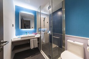 Holiday Inn Express Shanghai Xuhui Binjiang by IHG