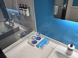 Holiday Inn Express Shanghai Xuhui Binjiang by IHG