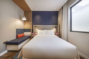 Holiday Inn Express Shanghai Xuhui Binjiang by IHG