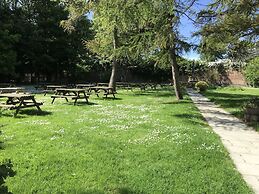 The Cottage Inn Hotel