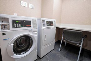 Courtyard by Marriott Atlanta Alpharetta/Avalon Area