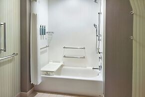 Courtyard by Marriott Atlanta Alpharetta/Avalon Area