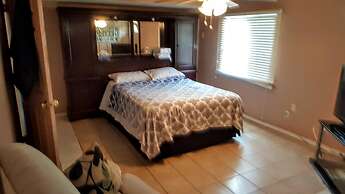 Family Friendly (Pets Welcome)