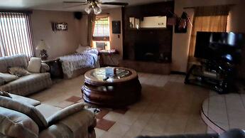 Family Friendly (Pets Welcome)