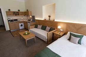 Karlova 25 Apartments