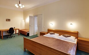 Karlova 25 Apartments