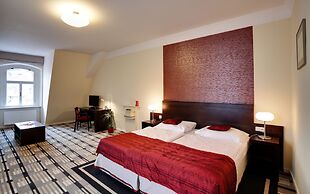 Karlova 25 Apartments