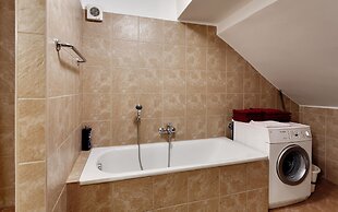 Karlova 25 Apartments