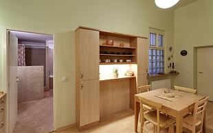 Karlova 25 Apartments