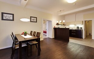 Karlova 25 Apartments