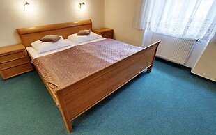 Karlova 25 Apartments