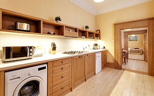 Karlova 25 Apartments