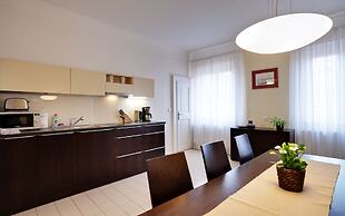 Karlova 25 Apartments