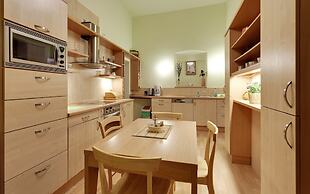 Karlova 25 Apartments