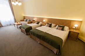 Karlova 25 Apartments