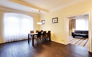 Karlova 25 Apartments
