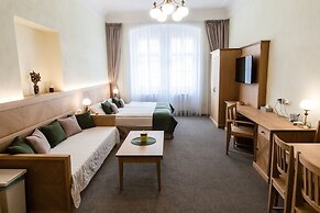 Karlova 25 Apartments