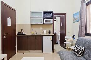 NHE Rothschild's Corner