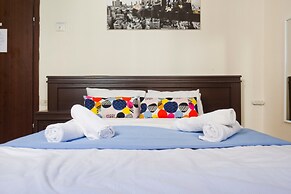 NHE Rothschild's Corner