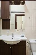 NHE Rothschild's Corner