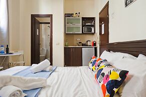 NHE Rothschild's Corner