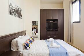 NHE Rothschild's Corner