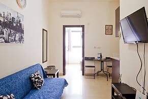 NHE Rothschild's Corner