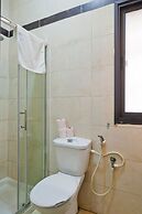 NHE Rothschild's Corner